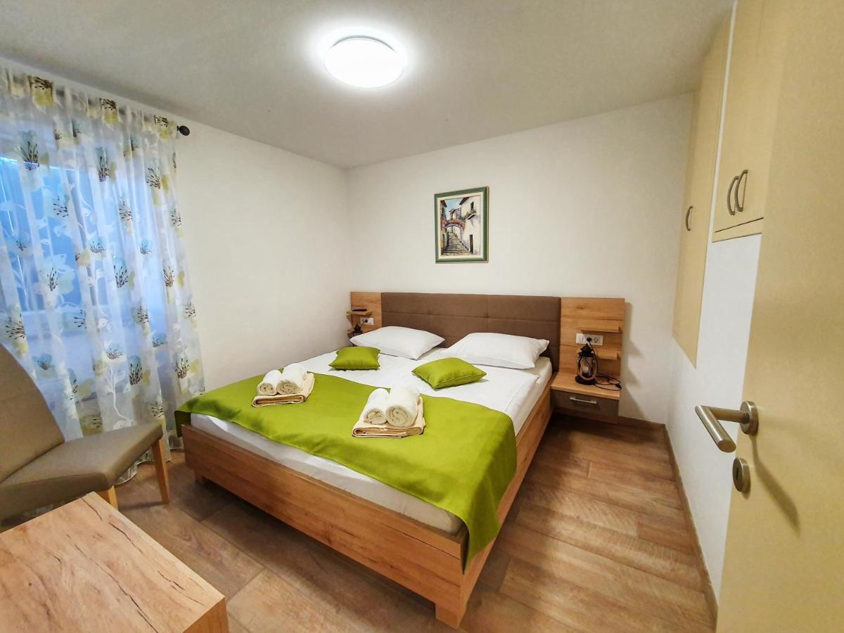 Bed & Breakfast Daniela Veleniki Buitenkant foto