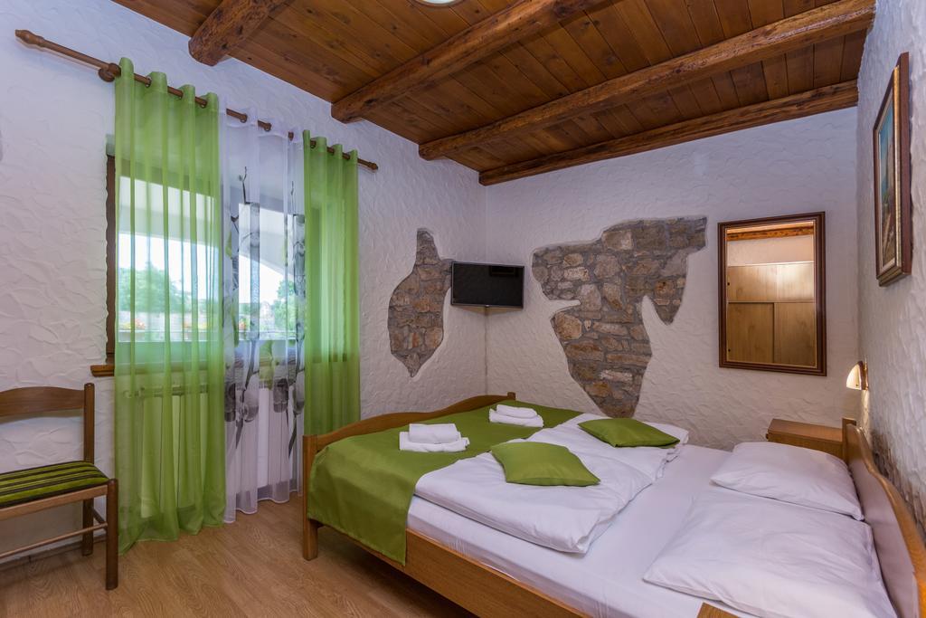 Bed & Breakfast Daniela Veleniki Buitenkant foto