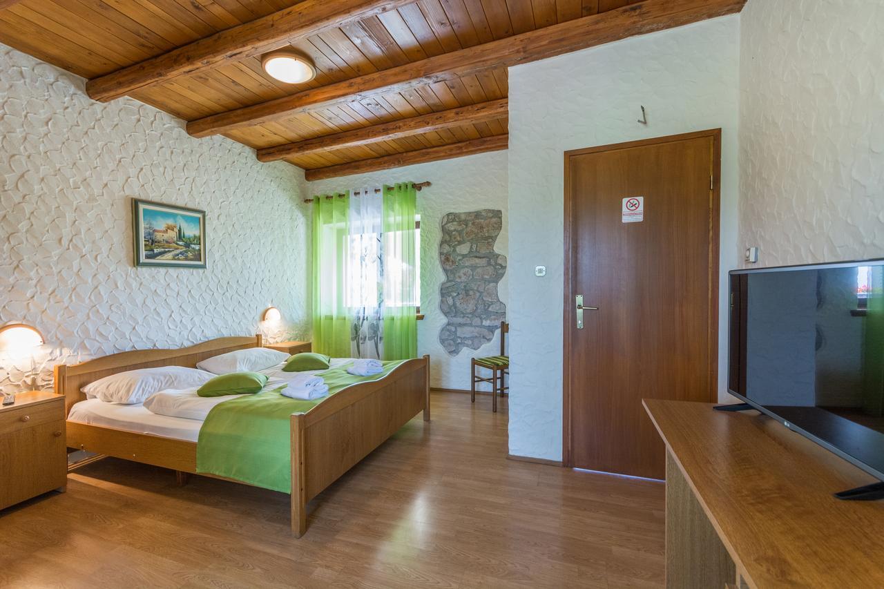 Bed & Breakfast Daniela Veleniki Buitenkant foto