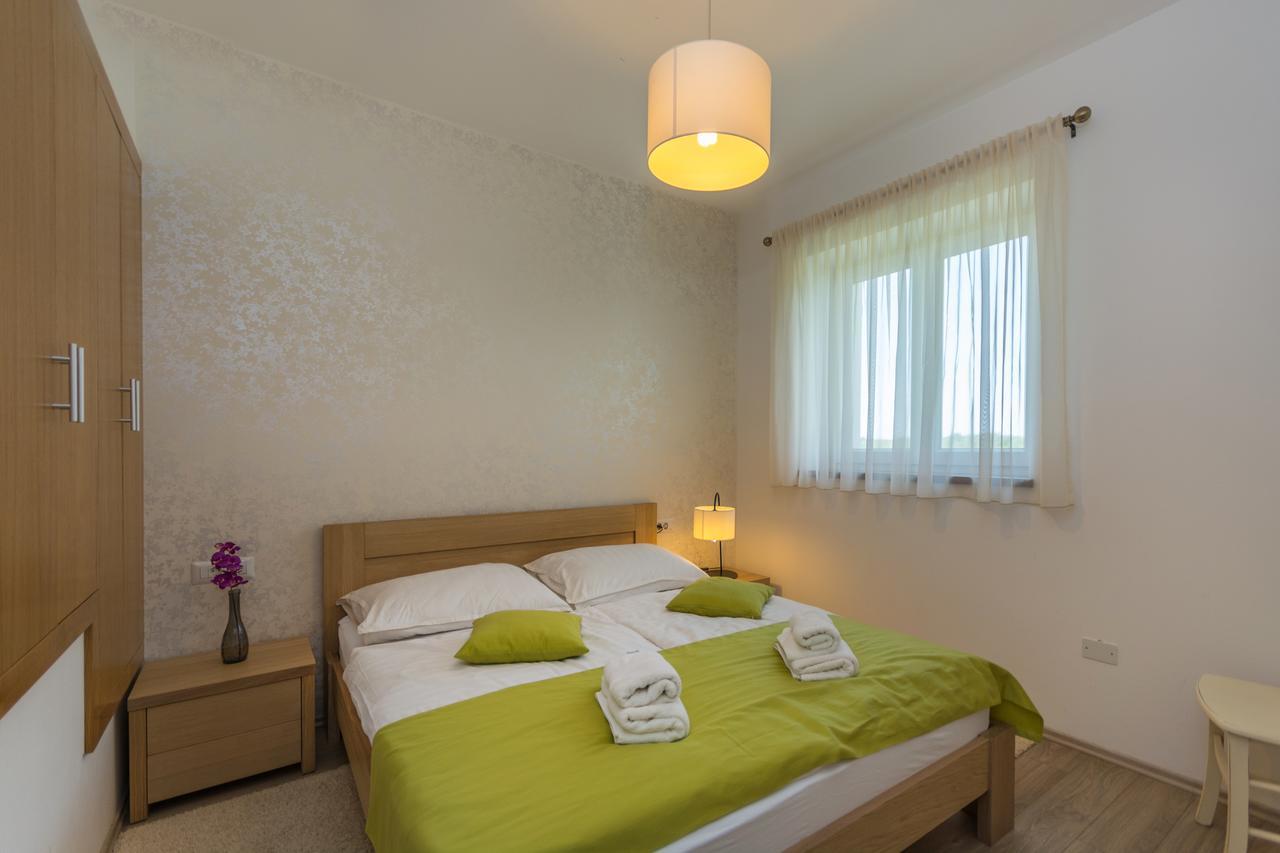 Bed & Breakfast Daniela Veleniki Buitenkant foto